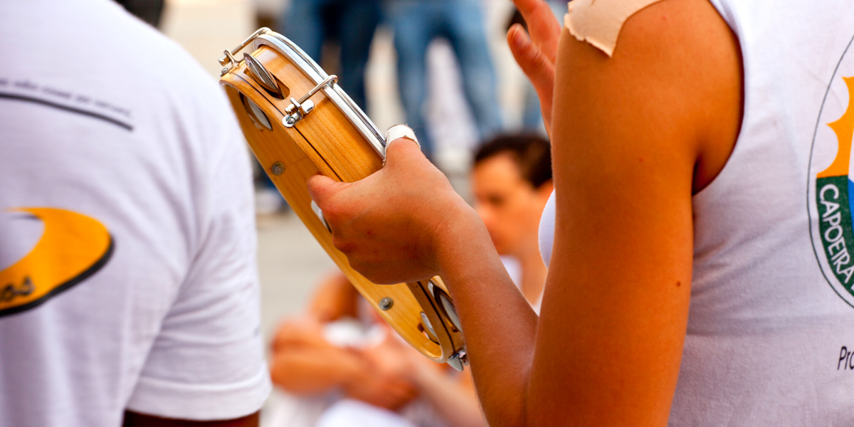 9 melhores cursos para quem quer tocar pandeiro